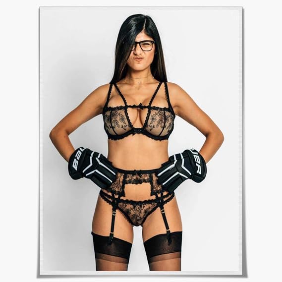 Luminicor Mia Khalifa Poster Print Wall Art Canvas Picture Modern Family Bedroom Decor Wall Art Posters Unframed24x32inch