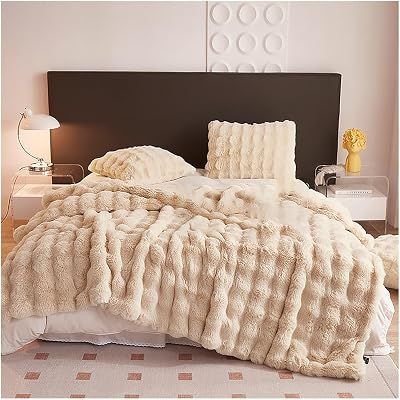 Plush Faux Fur Blanket Set Ultra Soft Luxury Fluffy Throw with Pillow Covers for Cozy Bedroom DecorWhite,200  230cm