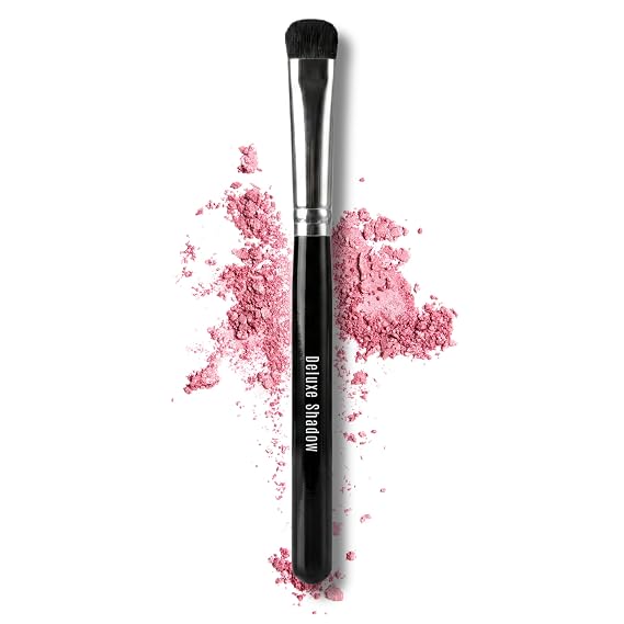 Deluxe Shadow Smudge Brush - Soft & Thick Synthetic Vegan Bristles